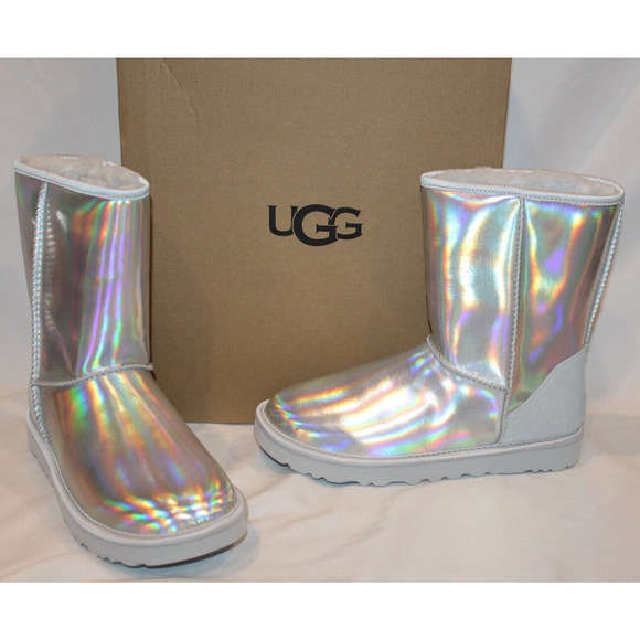 UGG CLASSIC SHORT IRIDESCENT GLACIER‎ GREY WOMEN'S BOOTS - Picture 5 of 7